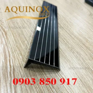 Nẹp L Gân Chống Trượt Cầu Thang